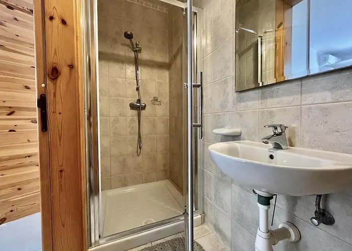 Modern Mediterranean 3 Bed, 2 Bath In St Pauls Bay - 5 Min Walk To Promenade, Beaches Nearby Apartman