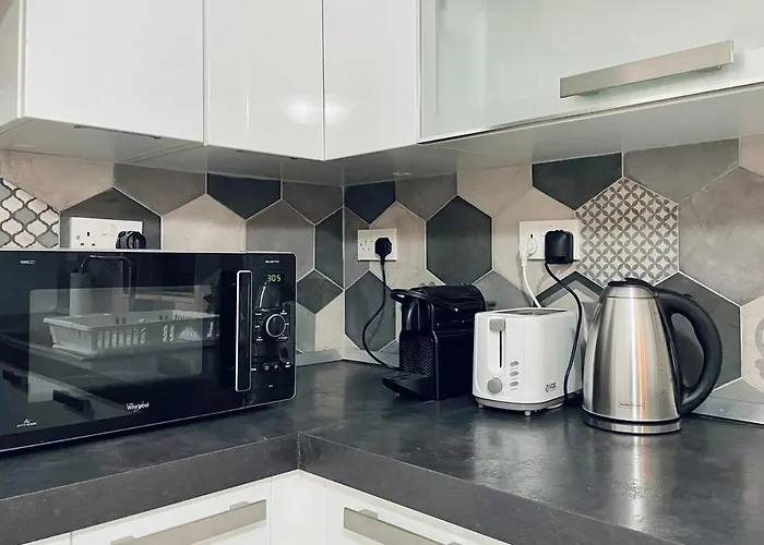 Modern Mediterranean 3 Bed, 2 Bath In St Pauls Bay - 5 Min Walk To Promenade, Beaches Nearby Apartman *