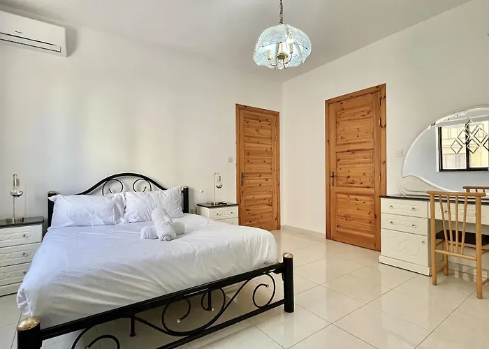 Modern Mediterranean 3 Bed, 2 Bath In St Pauls Bay - 5 Min Walk To Promenade, Beaches Nearby *