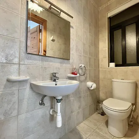 Apartment Modern Mediterranean 3 Bed, 2 Bath In St Pauls Bay - 5 Min Walk To Promenade, Beaches Nearby St. Paul's Bay