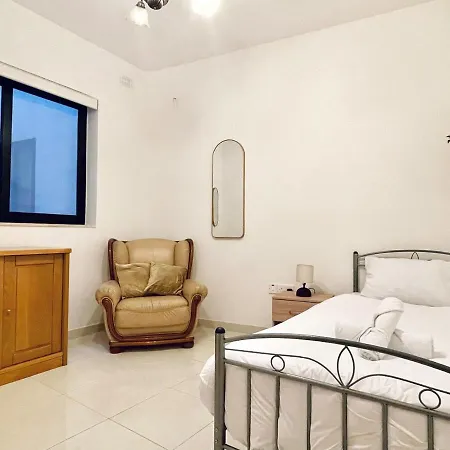 Modern Mediterranean 3 Bed, 2 Bath In St Pauls Bay - 5 Min Walk To Promenade, Beaches Nearby *