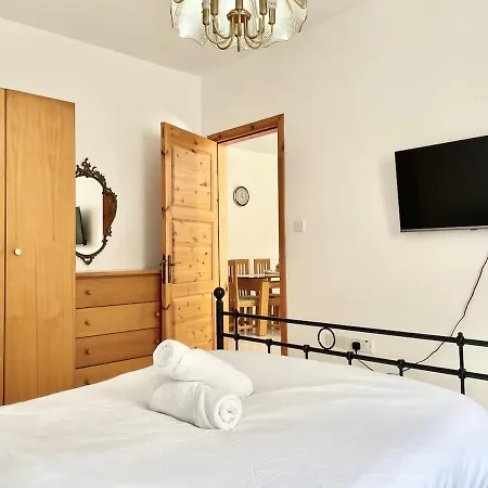 Modern Mediterranean 3 Bed, 2 Bath In St Pauls Bay - 5 Min Walk To Promenade, Beaches Nearby St. Paul's Bay